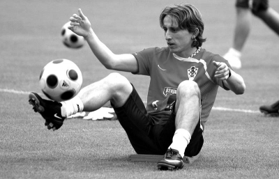 托尼·关恩达成生涯第 3000 支安打，全场观众共同见证这位击球大师的荣耀