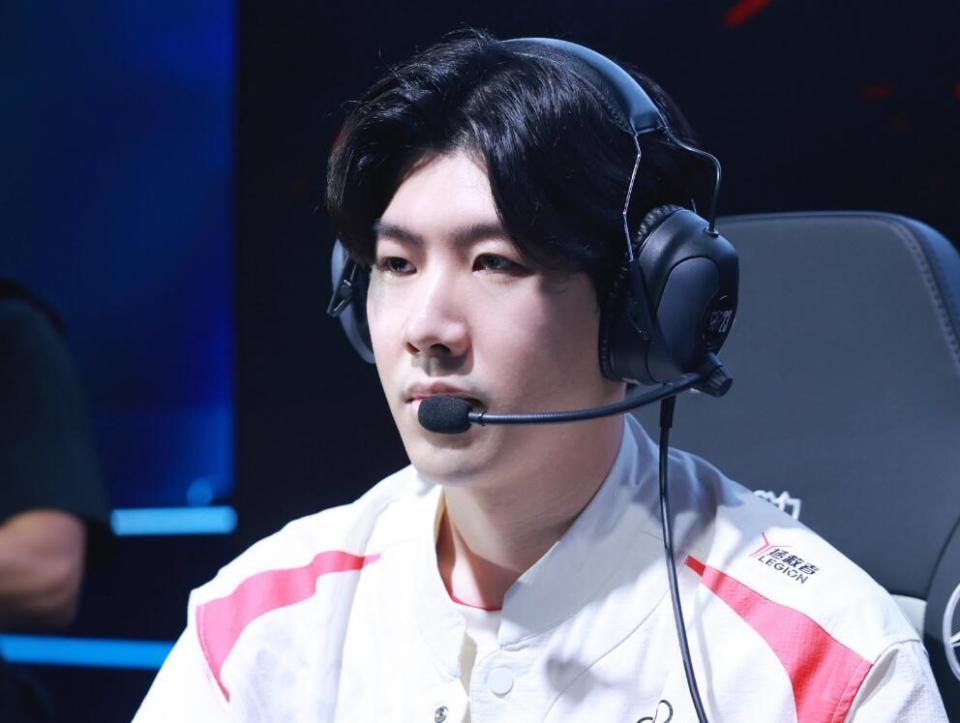 他在绿茵场 他在绿茵场